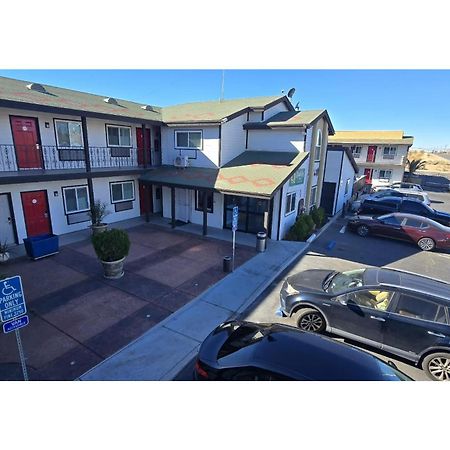 Hotel Avenida Victorville I 15 Екстер'єр фото