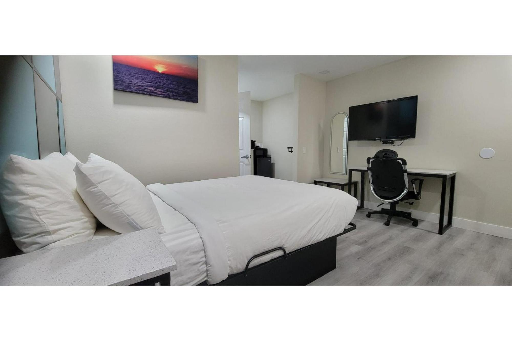 Hotel Avenida Victorville I 15 Екстер'єр фото