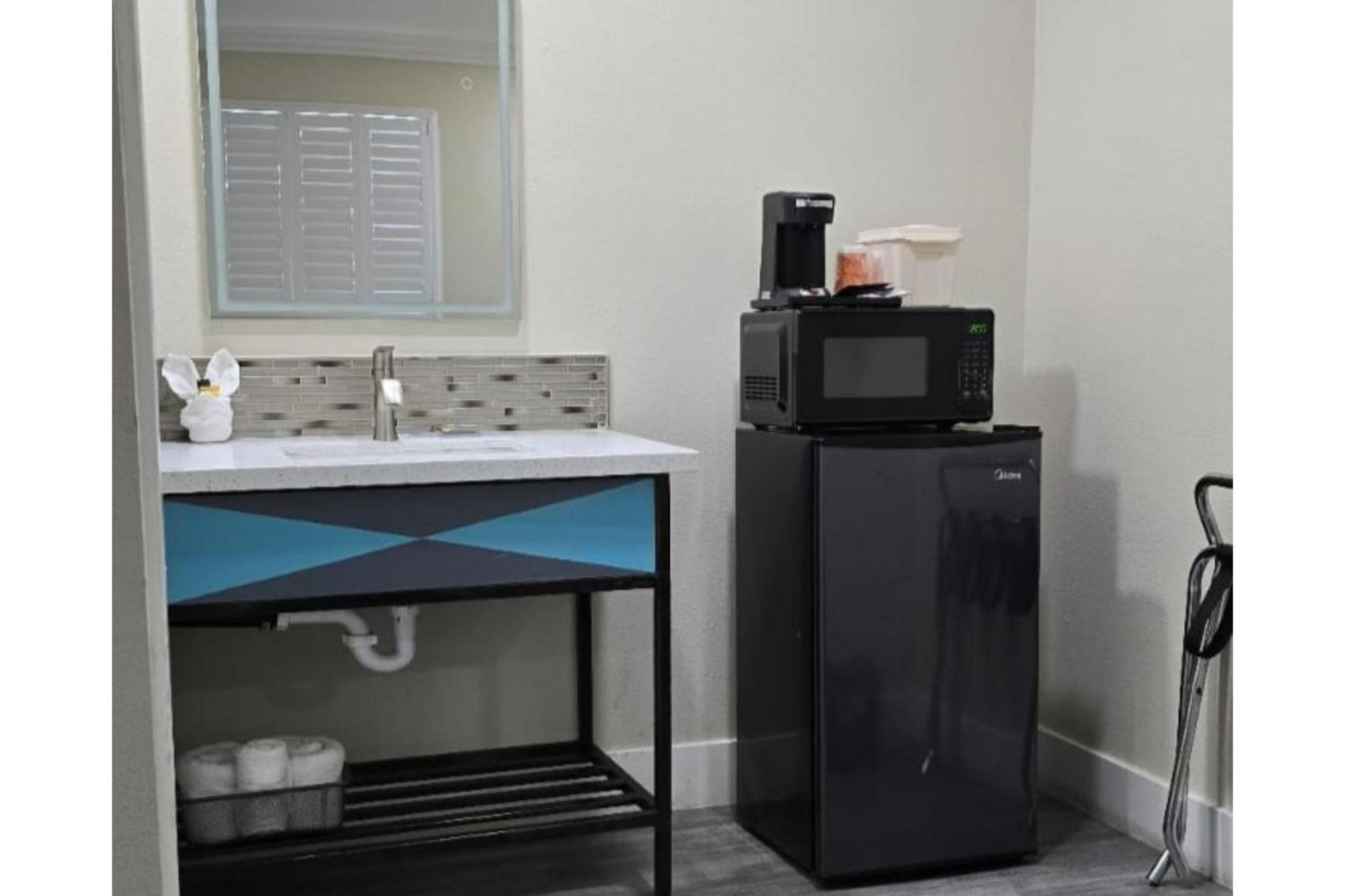 Hotel Avenida Victorville I 15 Екстер'єр фото