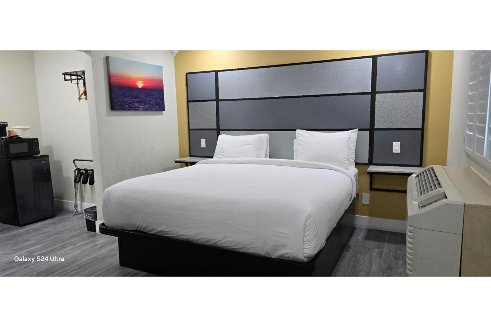 Hotel Avenida Victorville I 15 Екстер'єр фото
