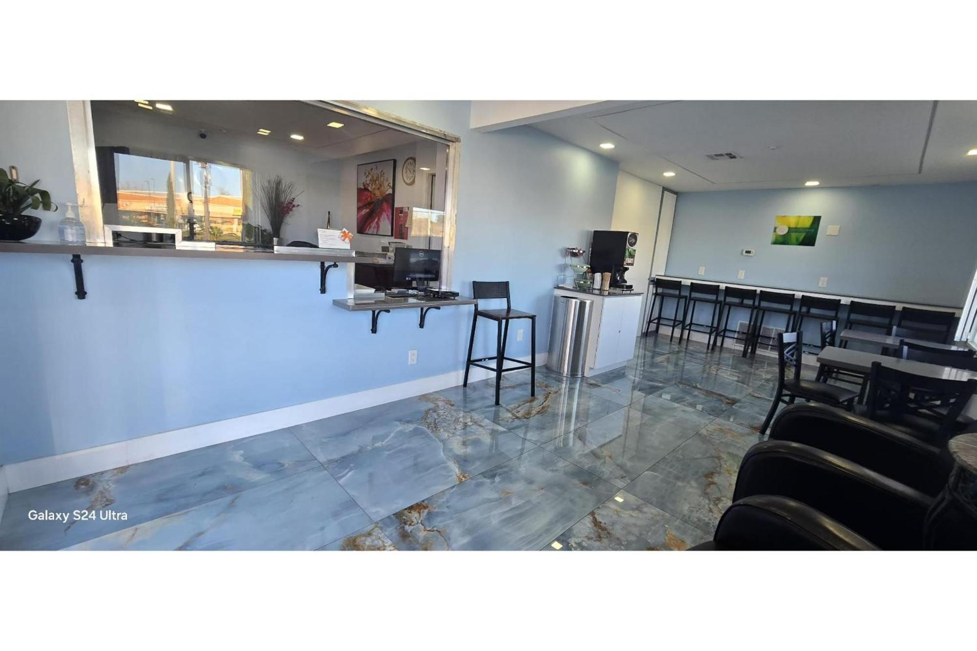 Hotel Avenida Victorville I 15 Екстер'єр фото