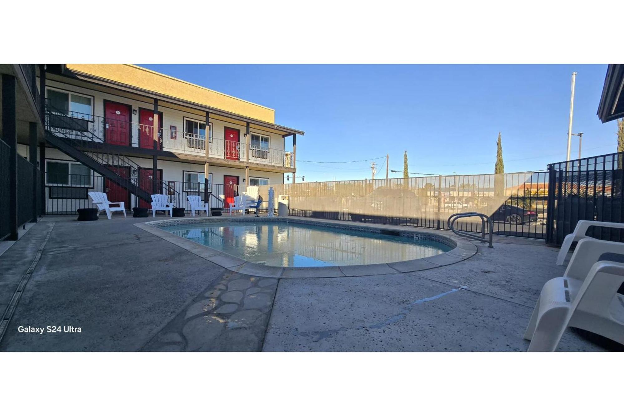 Hotel Avenida Victorville I 15 Екстер'єр фото